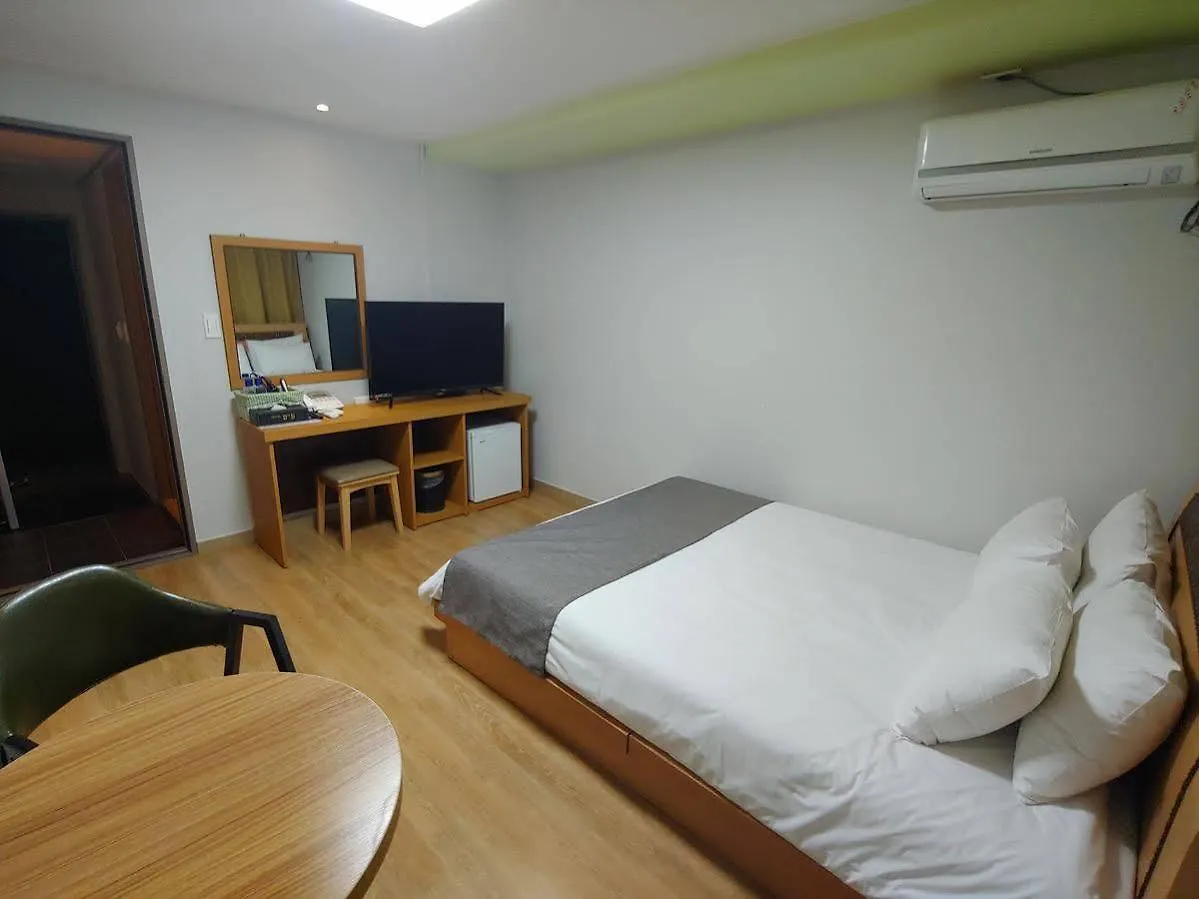 Herald Hotel Jeju 2*,